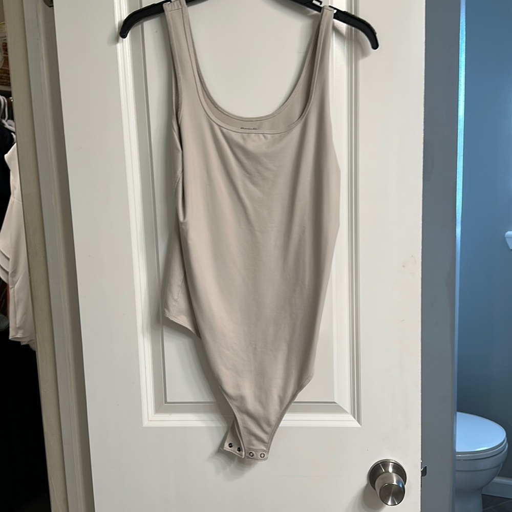 Abercrombie and Fitch top